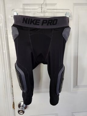 Mens NIKE PRO Padded Football Shorts Size Medium